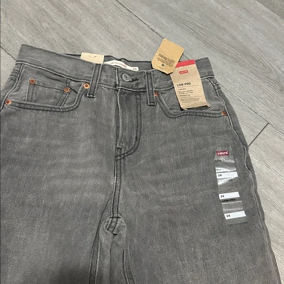 NWT Free People LEVI'S Low Pro Straight Loose Fit Jeans 90's Women's 24 - Picture 3 of 7